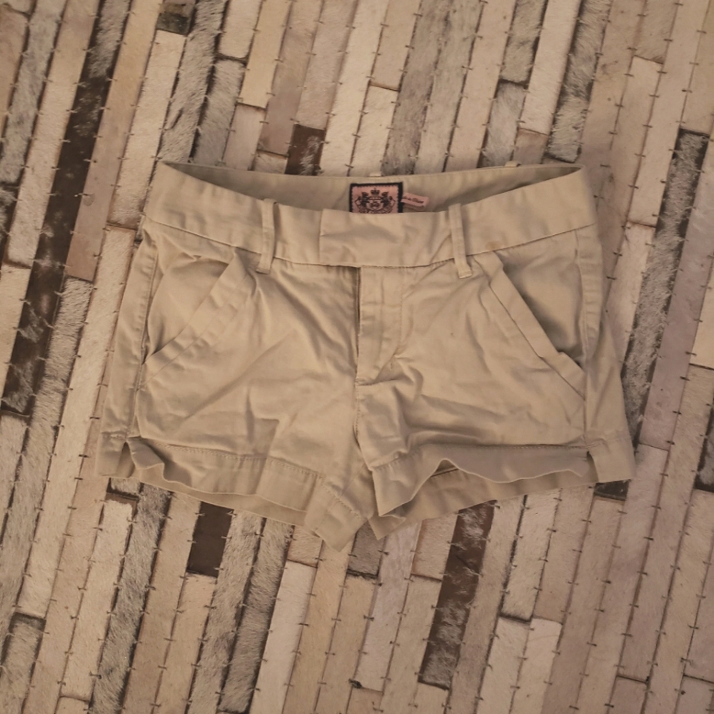 JUICY COUTURE Khaki Shorts